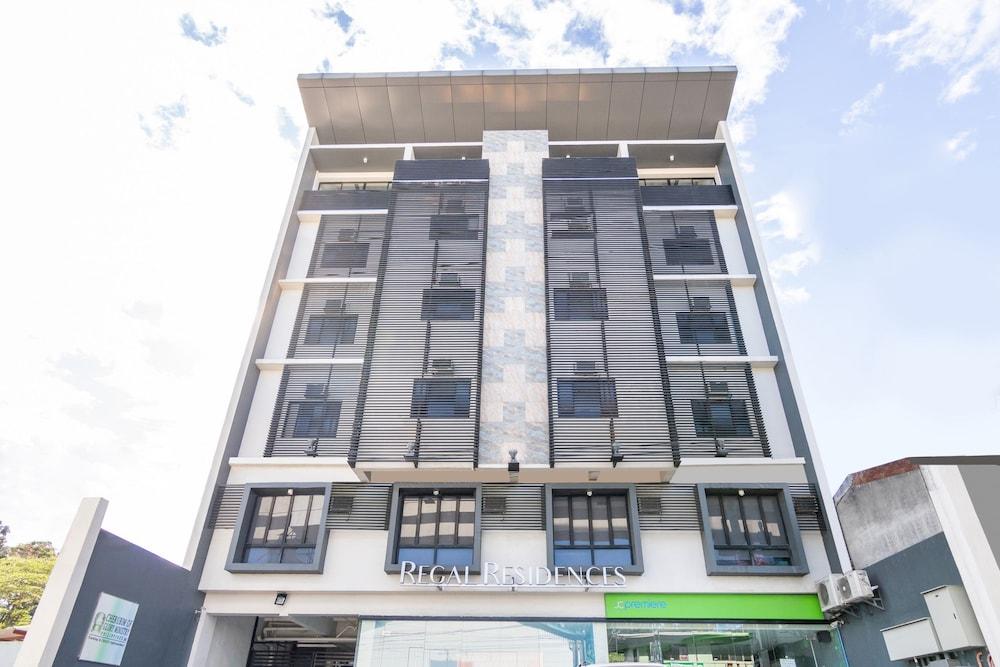 Oyo 136 Regal Residences Quezon City Buitenkant foto